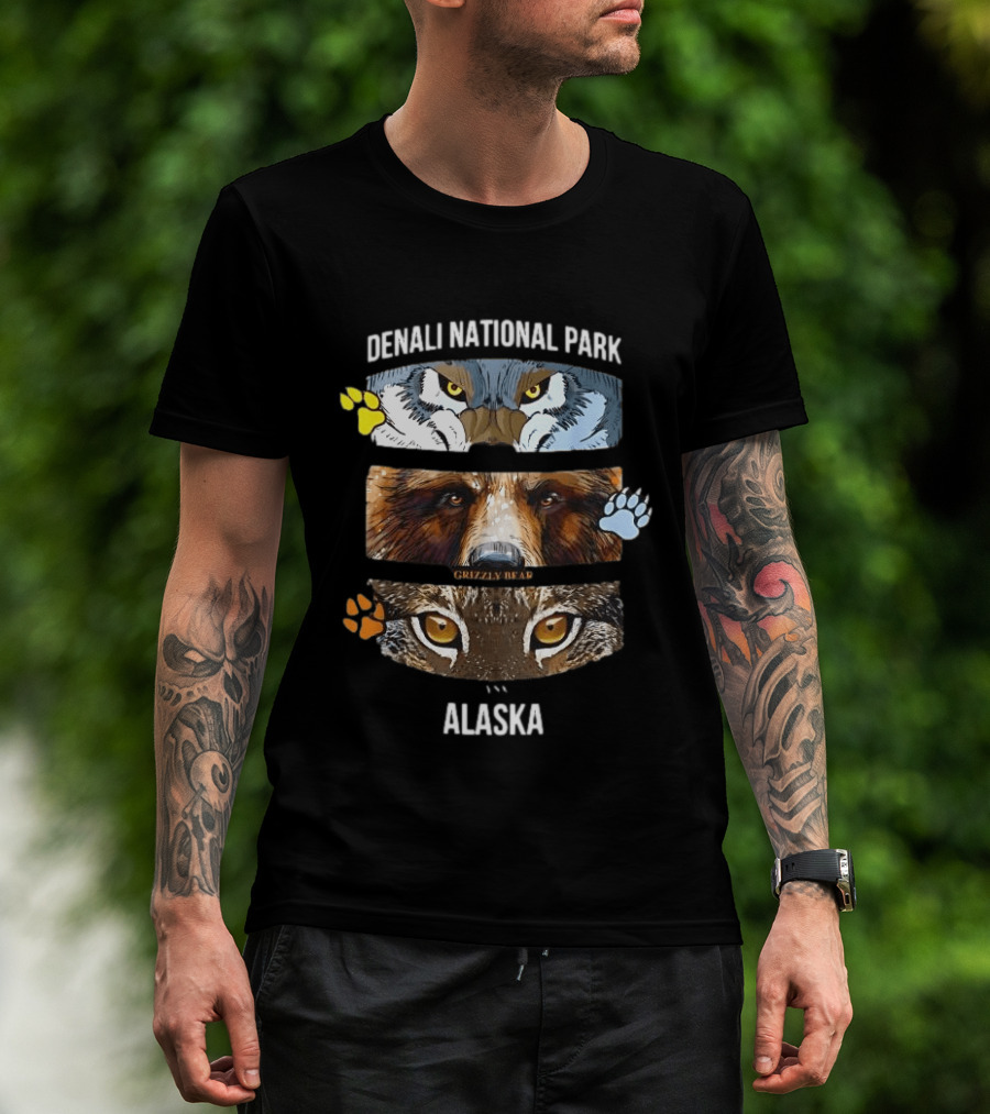 Denali National Park Alaska Wolf Grizzly Bear Wildlife T-Shirt