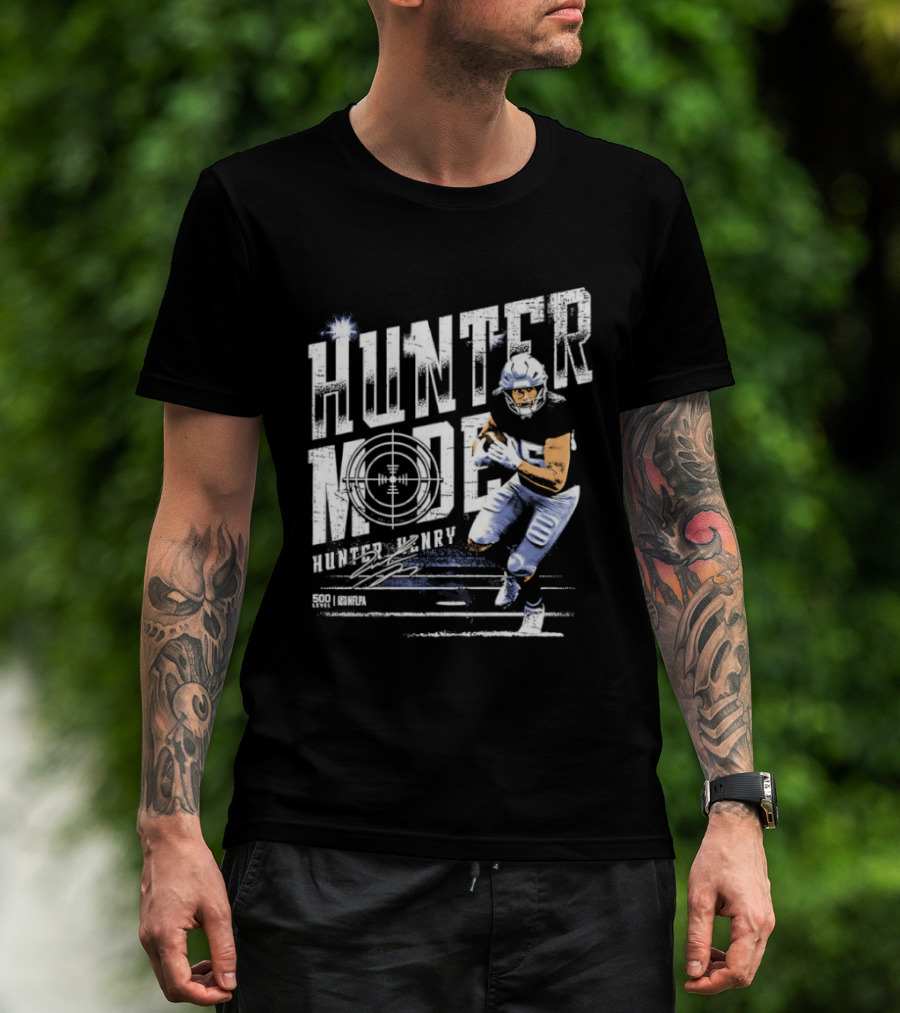 Hunter Henry Hunter Mode New England Patriots Target Accuracy Football T-Shirt