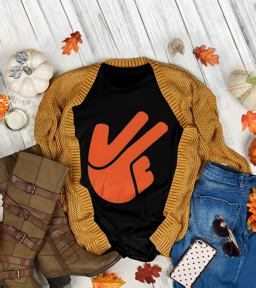 New York Knicks Three Hand Gesture NBA Team Sports Fan T-Shirt