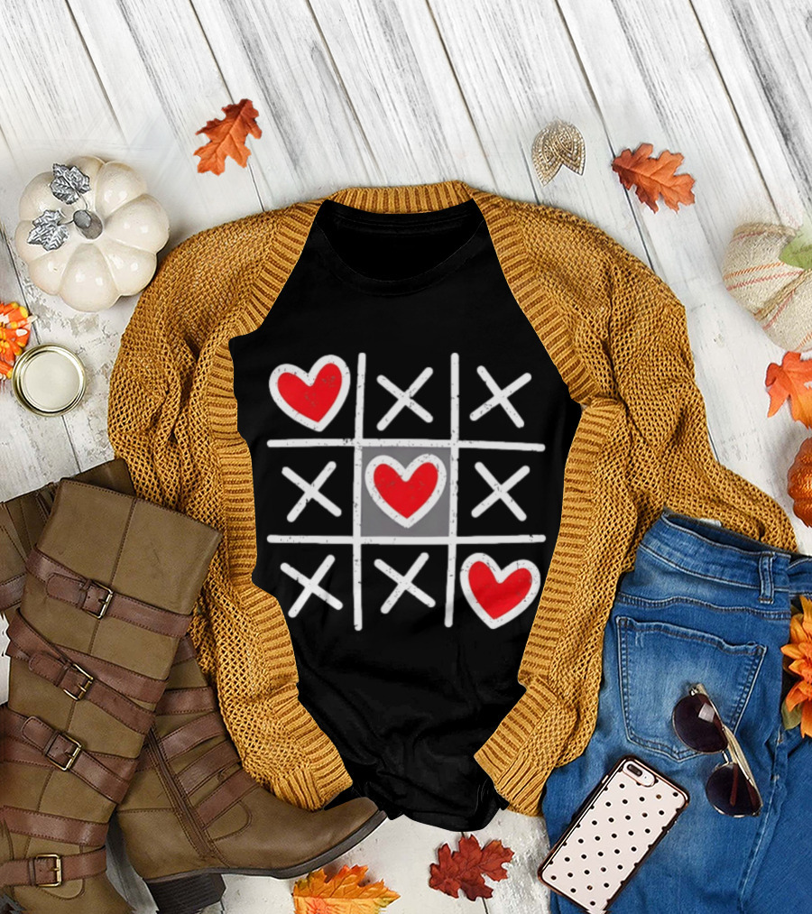 Tic Tac Toe XO Hearts Love Valentine Day Red Heart Crosses T-Shirt