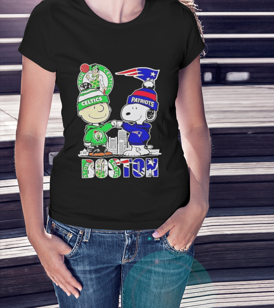 Charlie Brown Snoopy Celtics Patriots Boston Fist Bump T-Shirt