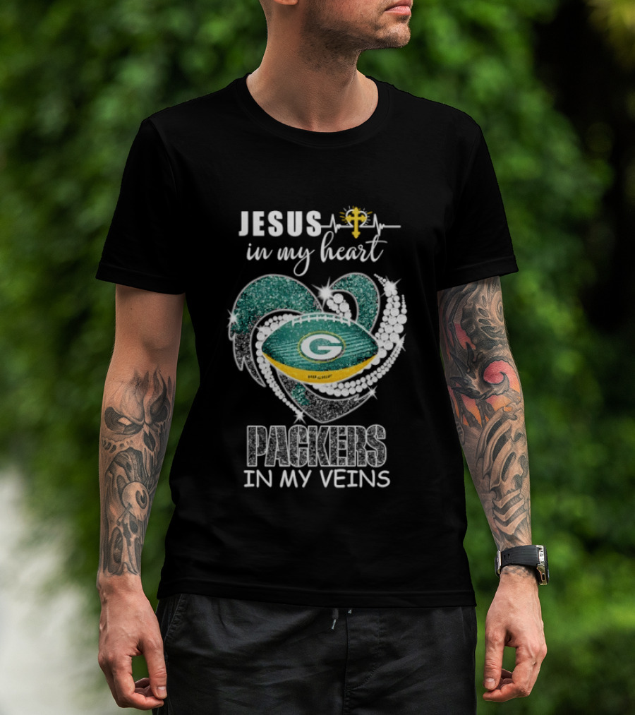 Jesus In My Heart Green Bay Packers In My Veins Diamond Heart Shape T-Shirt