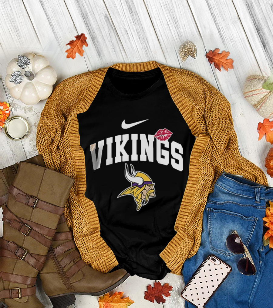 Vikings Nike Makeup Artist Lips Minnesota Football T-Shirt