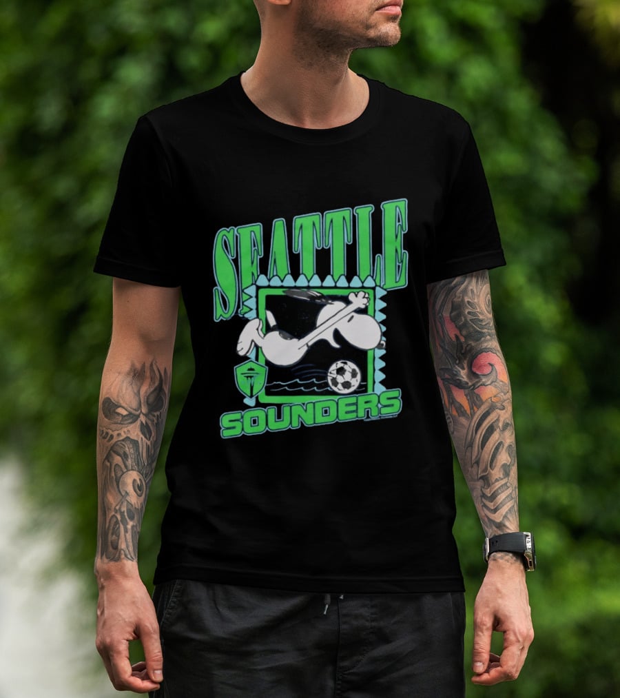 Peanuts Snoopy Seattle Sounders Soccer Collaboration T-Shirt