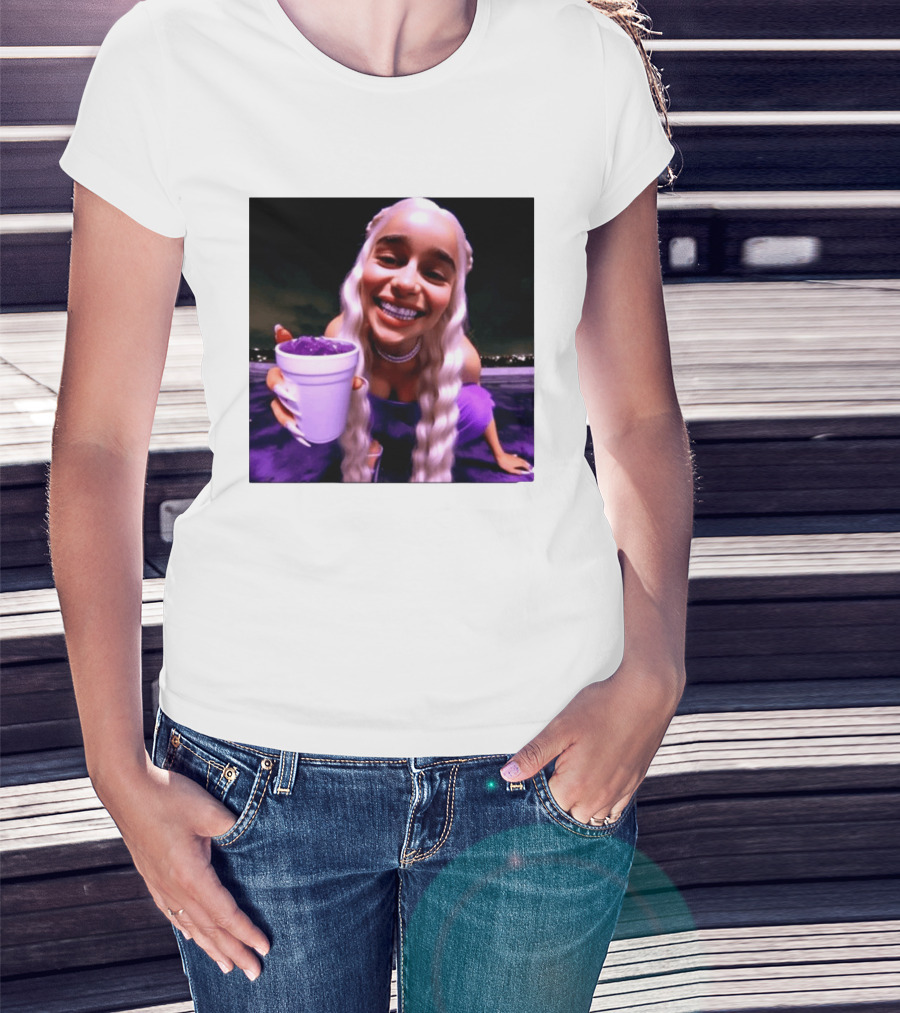 Emilia Clarke Purple Cup Queen Of Dragons Vibrant Smile T-Shirt