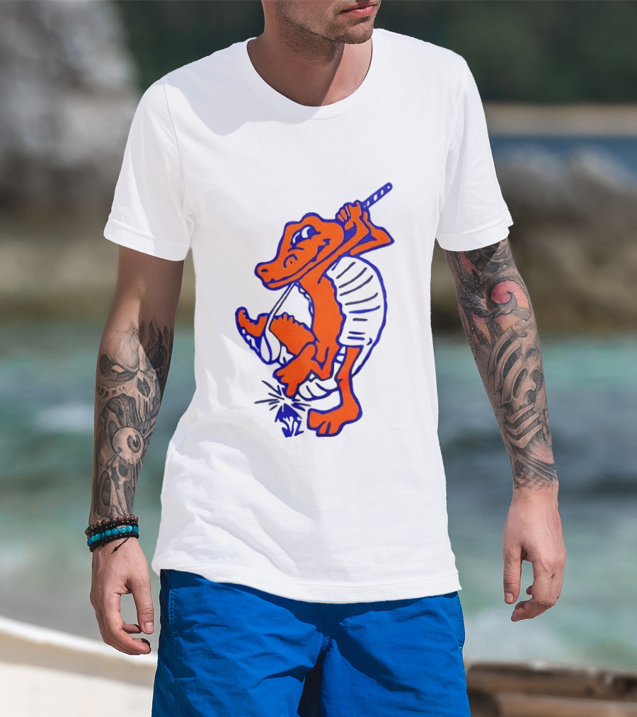 Swinging Gator Vintage Cartoon Playing Golf T-Shirt