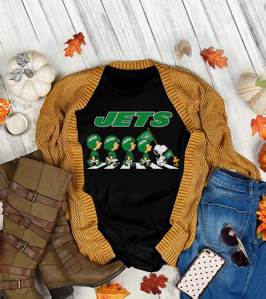 Peanuts New York Jets Snoopy Woodstock Football Abbey Road Parade T-Shirt