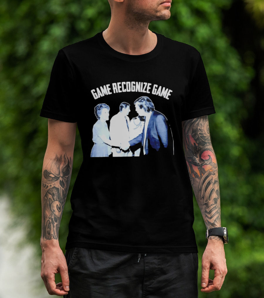 Game Recognize Game Donald Trump Shakes Hands With Ronald Reagan T-Shirt