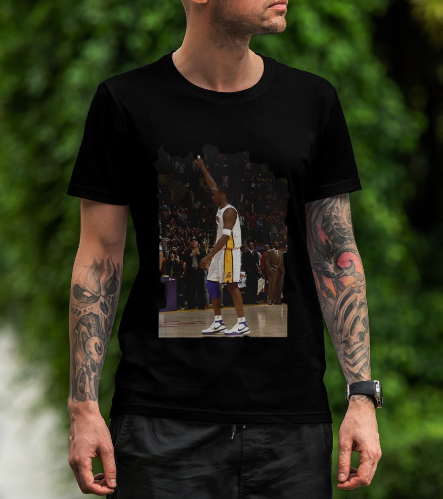 Kobe Bryant 81 Point Game Lakers Celebration T-Shirt