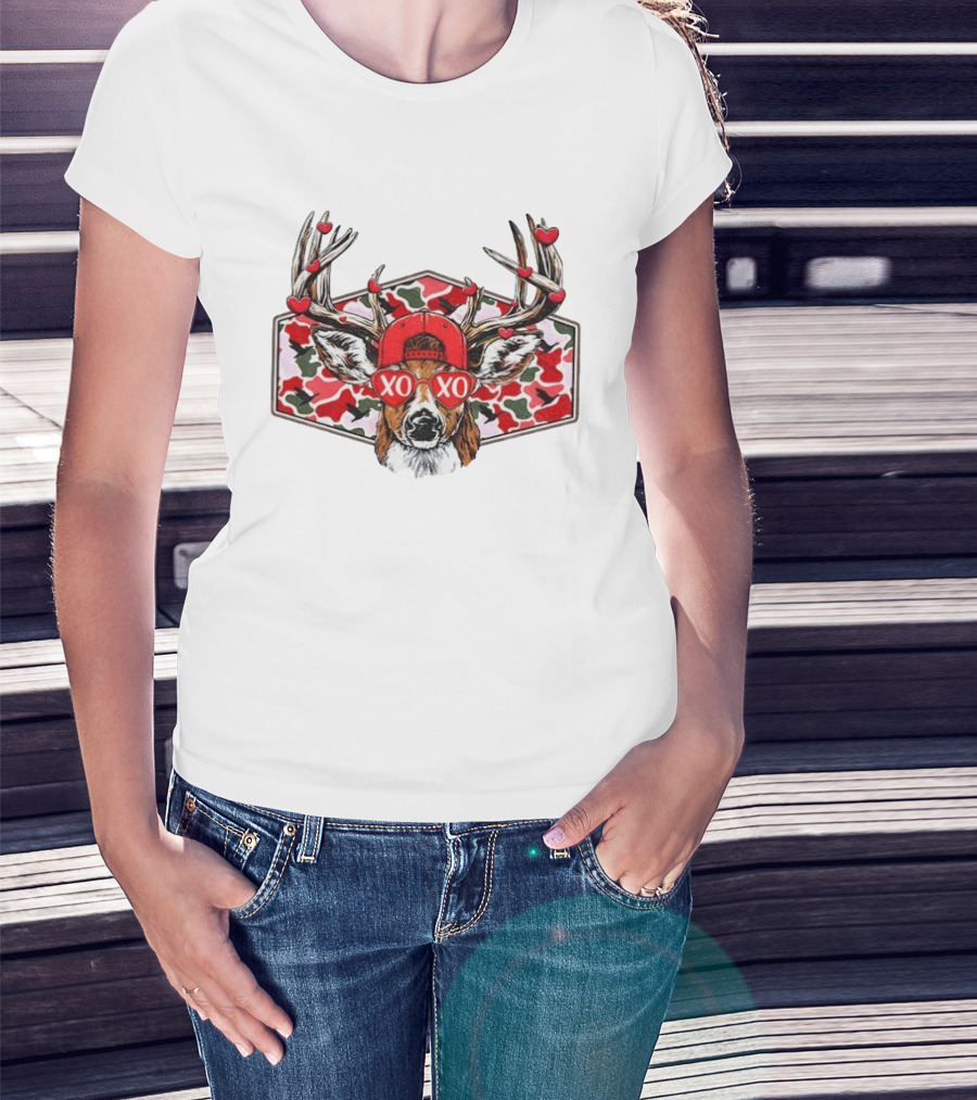 Deer Hunter Valentines Day XO XO Hearts Antler Camo T-Shirt