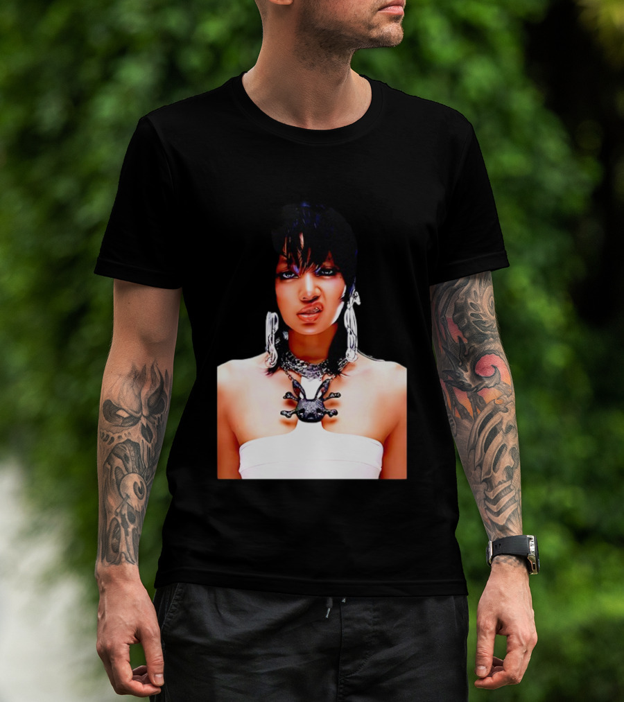 Lisa Rockstar Blackpink V1 Necklace And Earrings T-Shirt