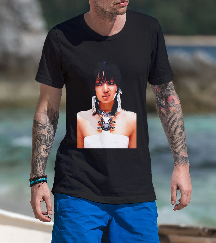 Lisa Rockstar Blackpink V1 Necklace And Earrings T-Shirt