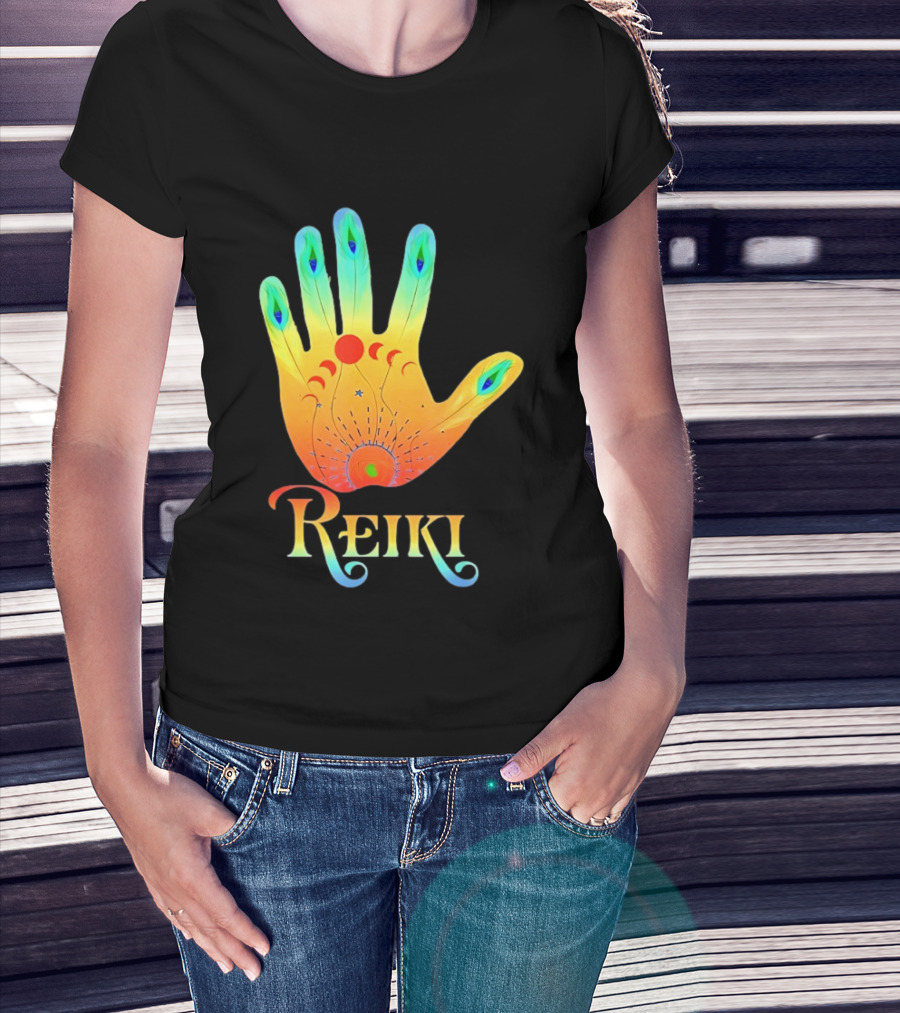 Reiki Practitioner Healer Therapist Master Colorful Hand T-Shirt