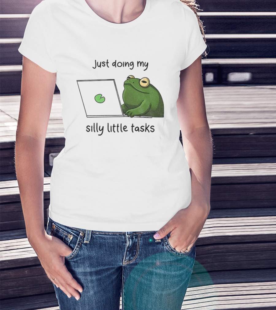 Silly Frog Doing My Little Tasks Playful Green T-Shirt