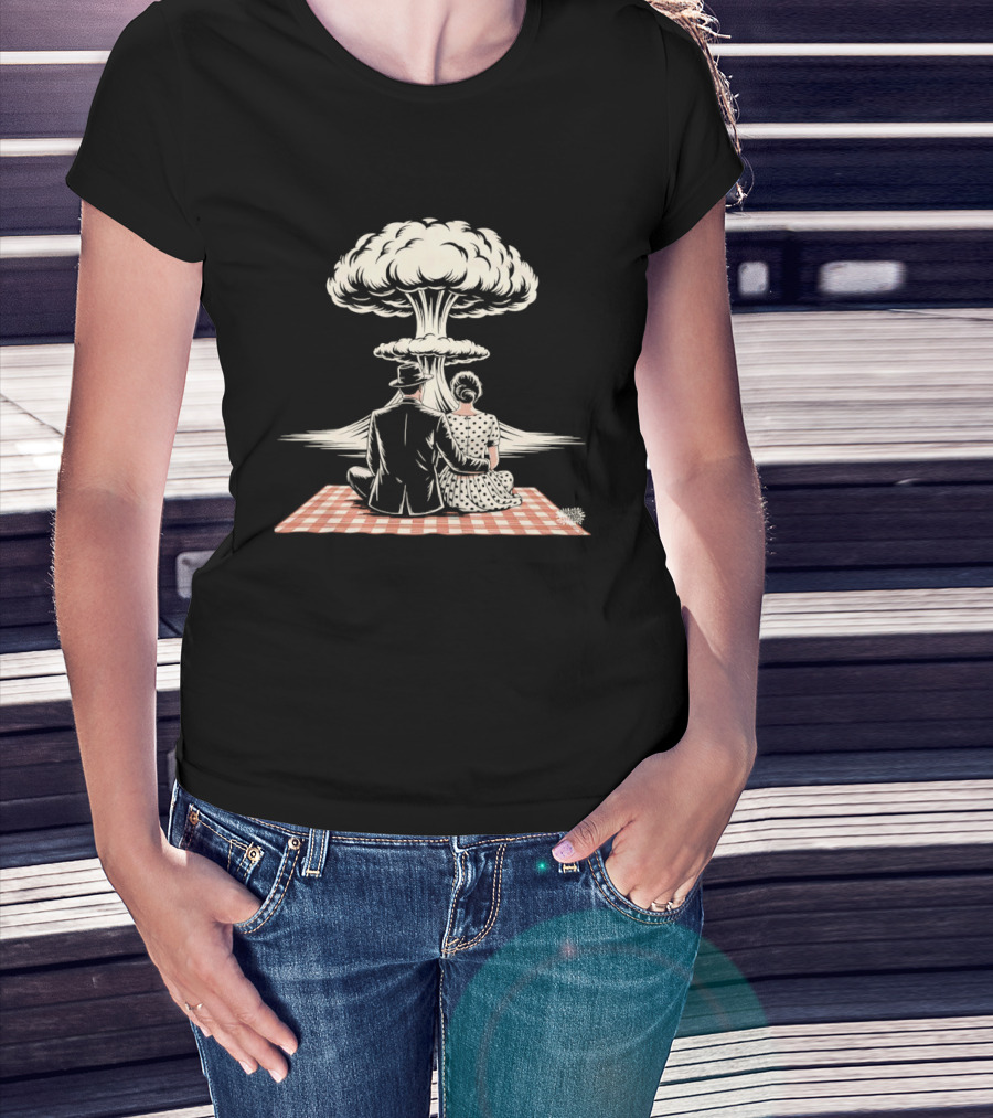 Atomic Picnic Romance End Of The World Mushroom Cloud Couple T-Shirt