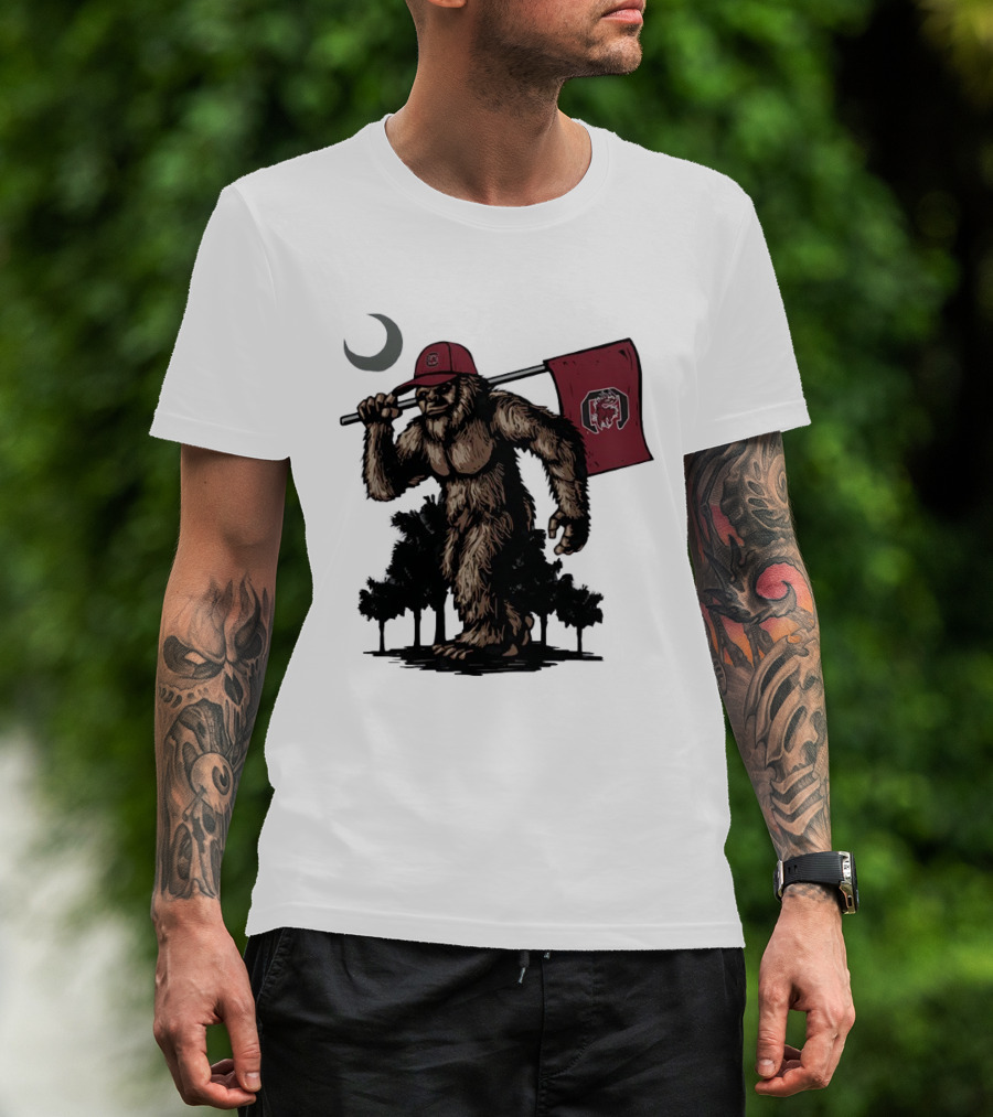Bigfoot Carrying South Carolina Gamecocks Flag Under Moonlight T-Shirt
