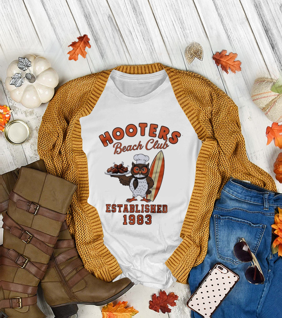 Hooters Beach Club Own Chef Chicken Legs Surfing Owl Established 1983 T-Shirt