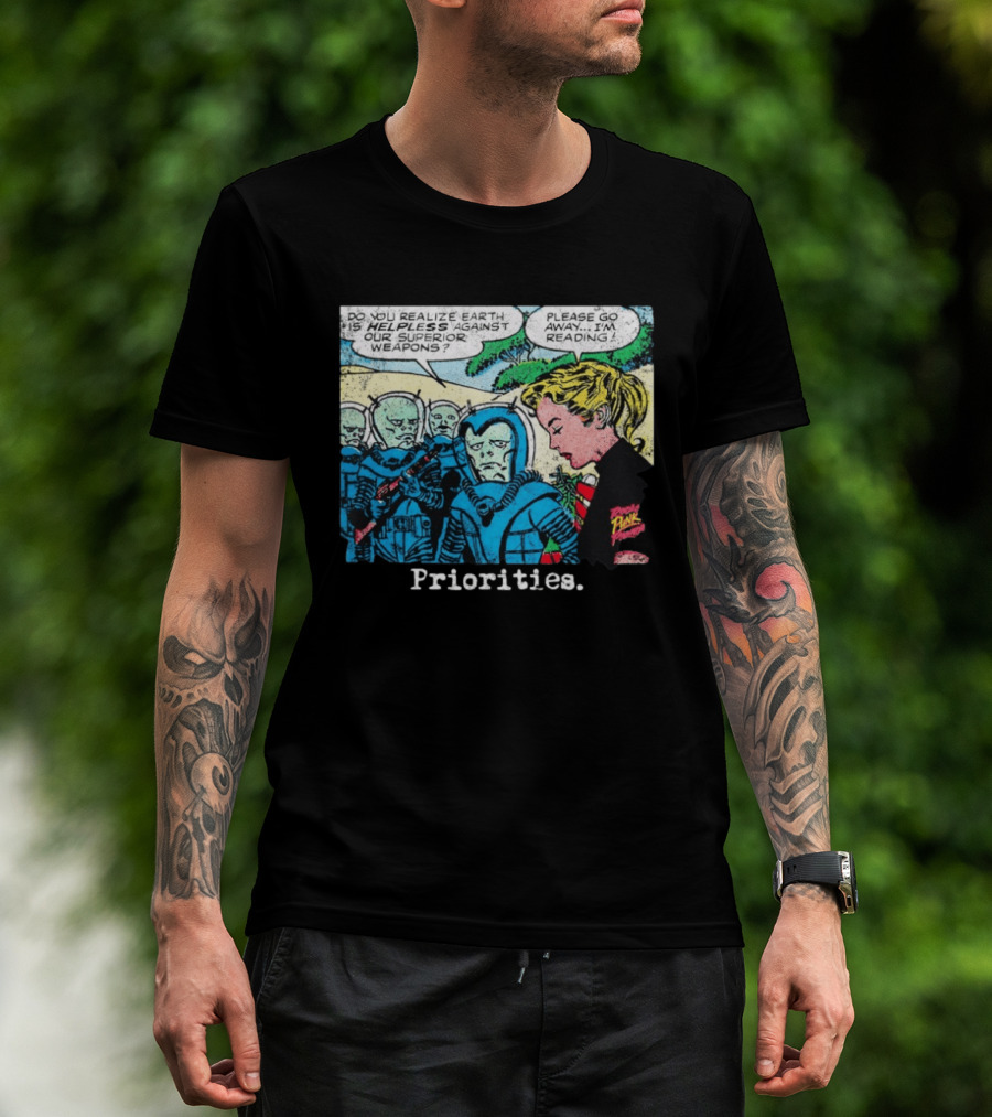 Women And Alien Priorities Please Go Away I'm Reading T-Shirt