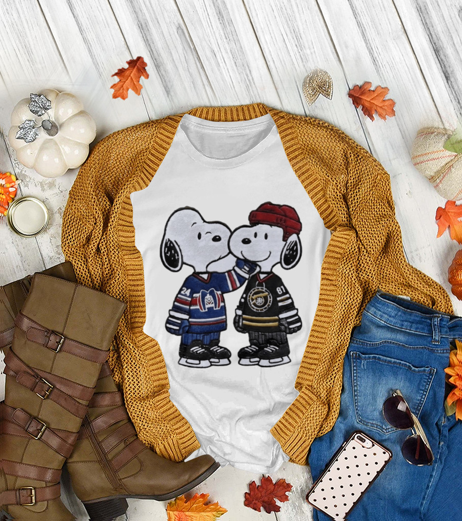 Snoopy Shane Hollander Kissing Ilya Rozanov Hockey LGBT Peanuts Charlie Brown Ice Hockey Romance Cartoon T-Shirt