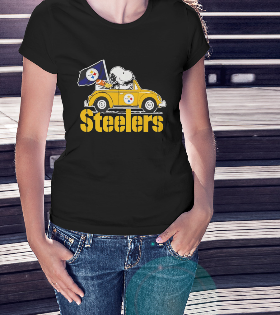 Pittsburgh Steelers Snoopy Woodstock Driving Yellow Car T-Shirt