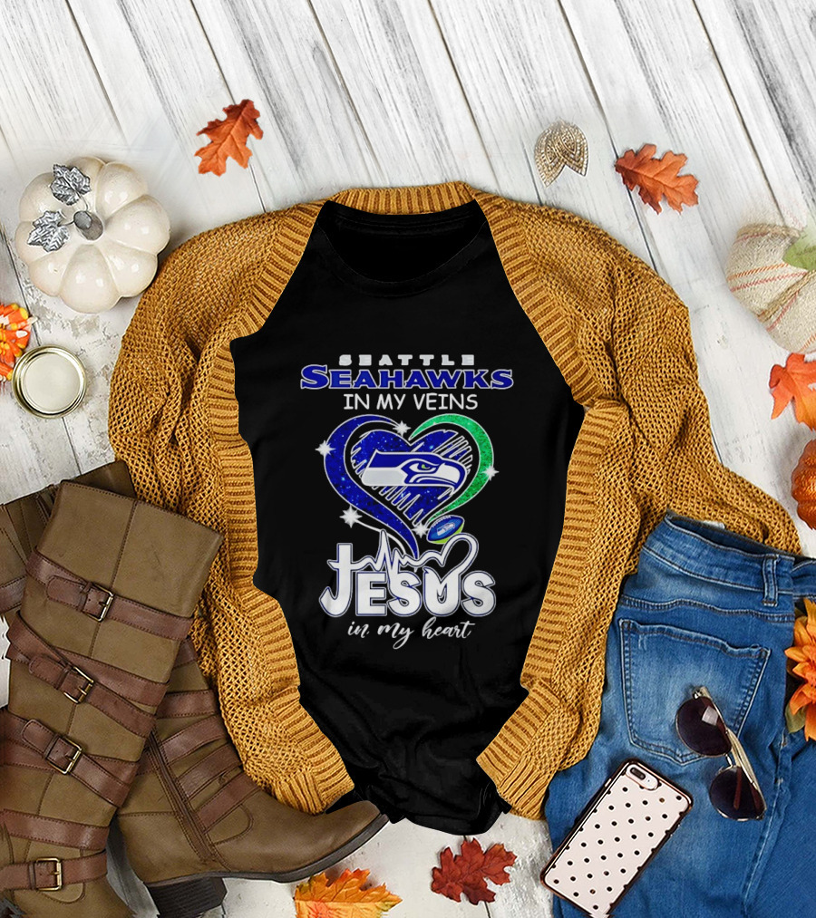 Seattle Seahawks in My Veins Jesus in My Heart Diamond Heartbeat T-Shirt