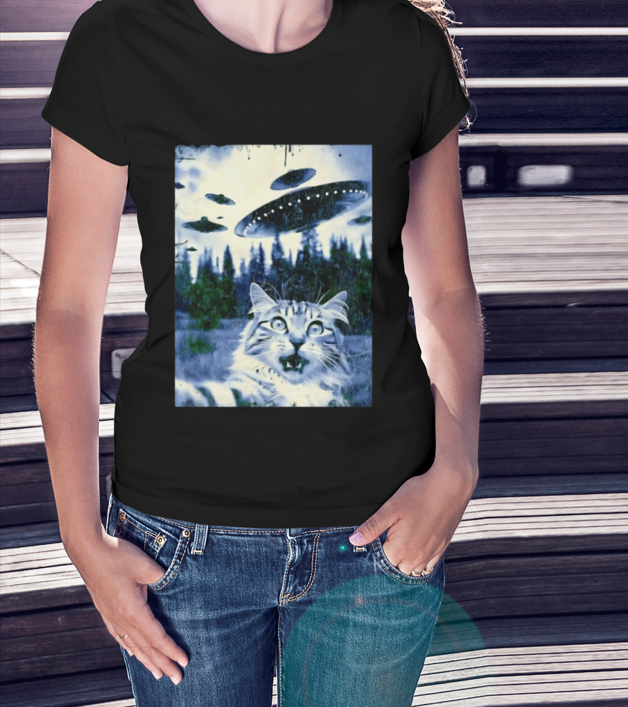 UFO Cat Extraterrestrial Surprise Scene T-Shirt