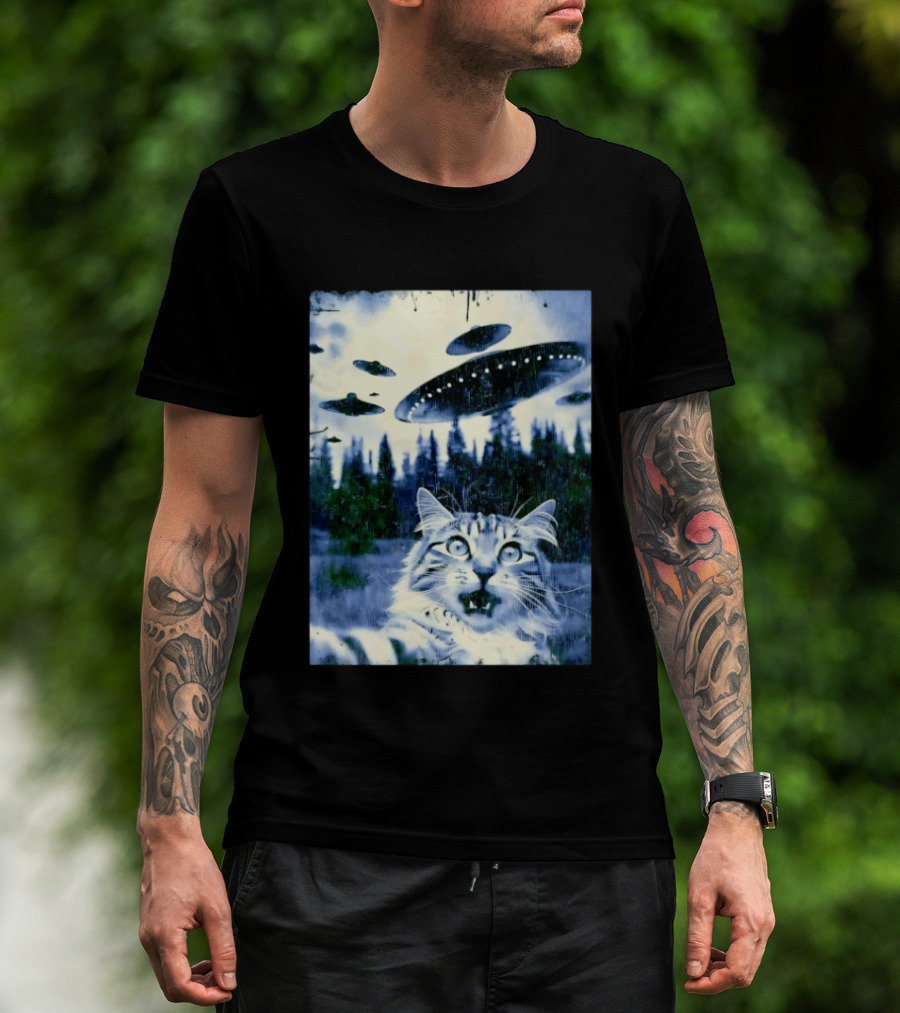 UFO Cat Extraterrestrial Surprise Scene T-Shirt