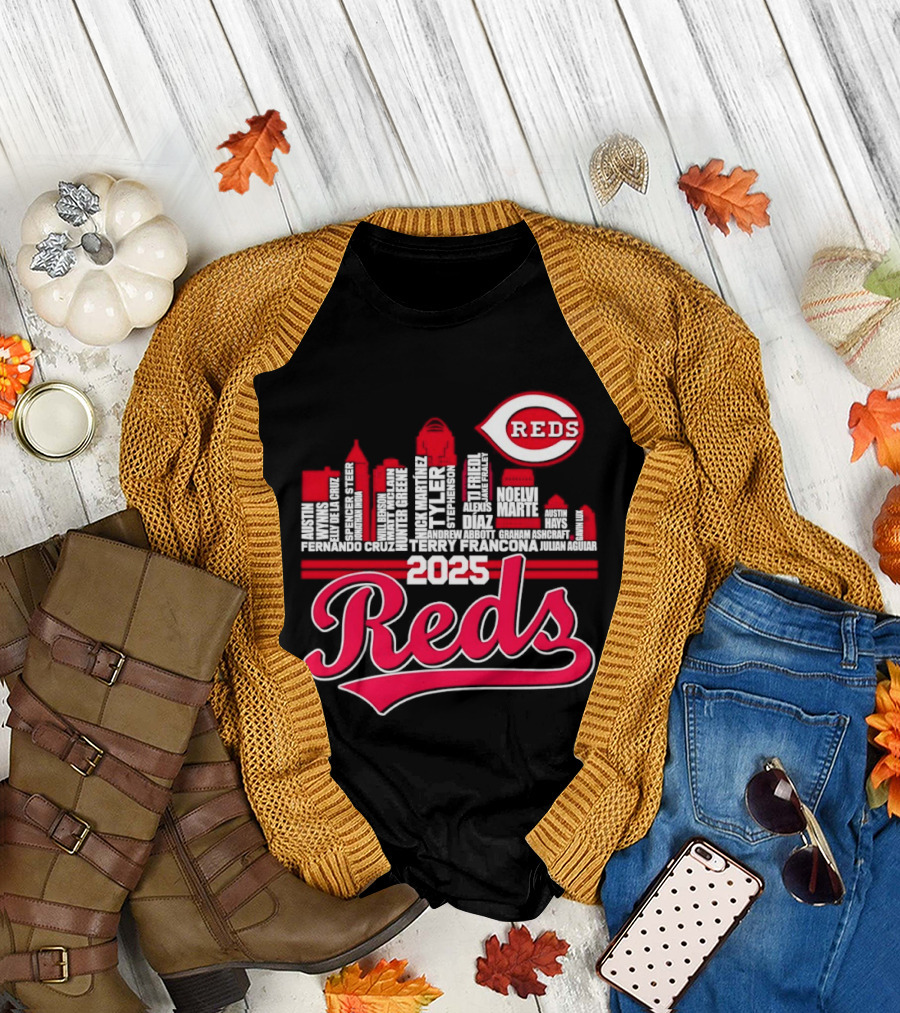 Cincinnati Reds Skyline Players 2025 Reds T-Shirt