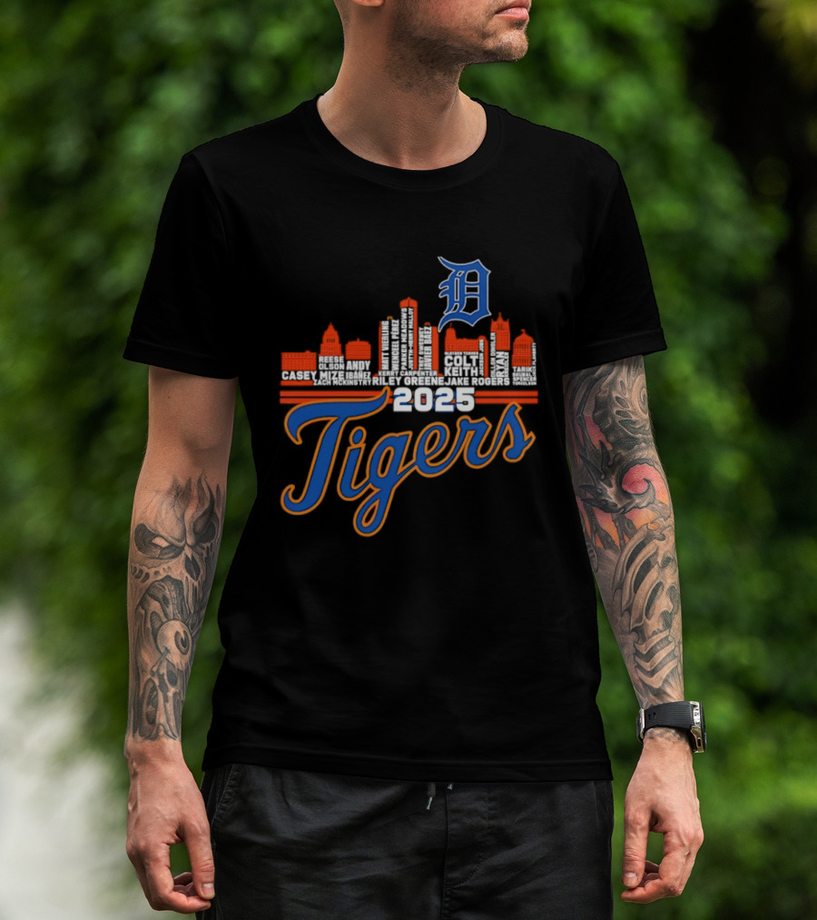 Detroit Tigers 2025 City Skyline Baseball Players T-Shirt
