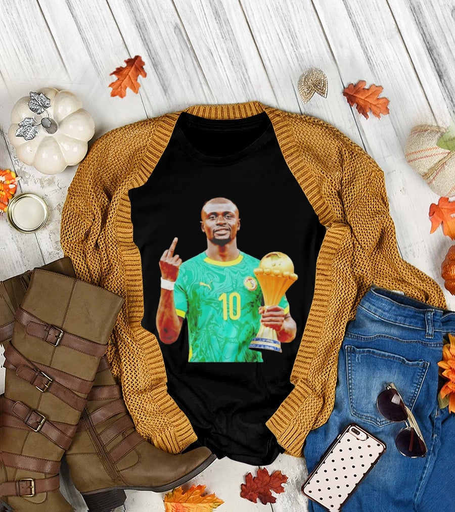 Sadio Mane Number 10 Senegal Jersey Holding Trophy Middle Finger T-Shirt