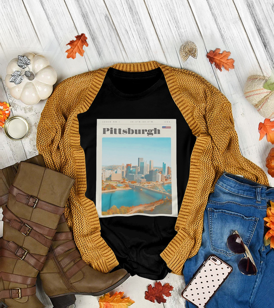 Pittsburgh Issue No 1 USA Flag 40.4°N 80.0°W Skyline T-Shirt