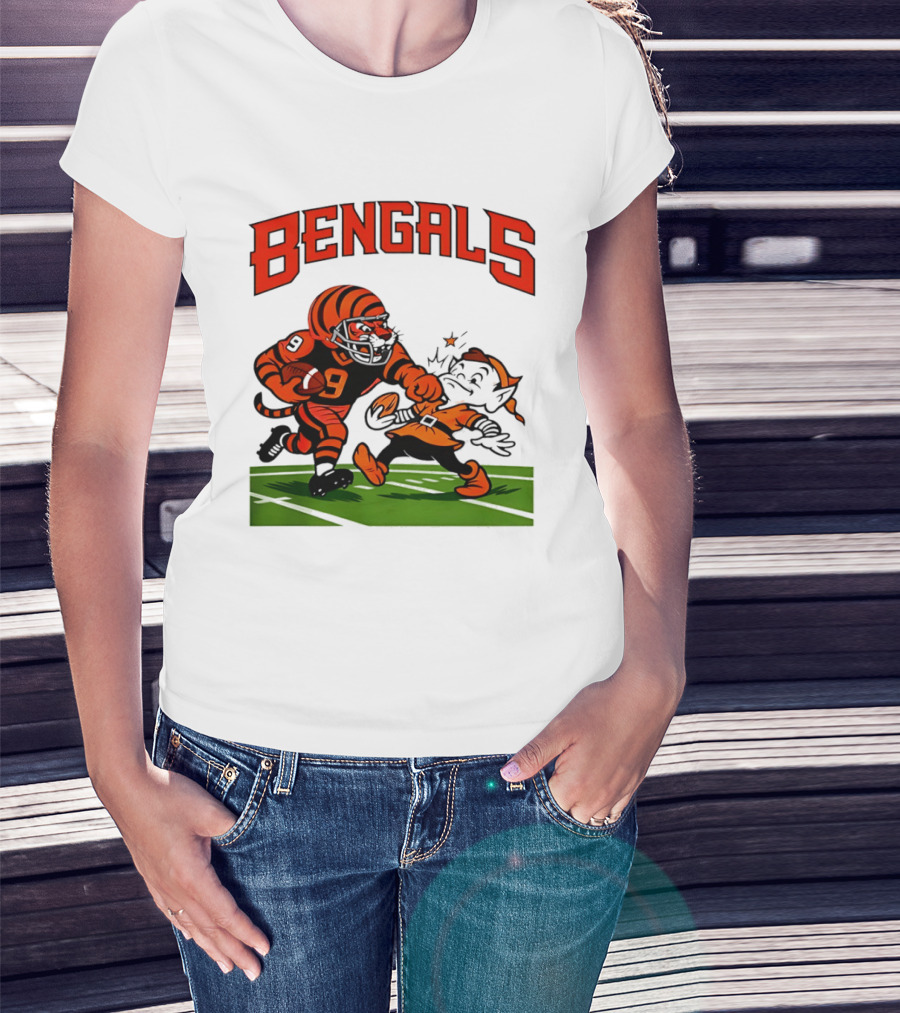 Bengals Tiger Player Tackling Browns Elf Cleveland Rivalry T-Shirt