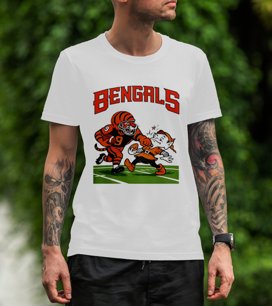 Bengals Tiger Player Tackling Browns Elf Cleveland Rivalry T-Shirt