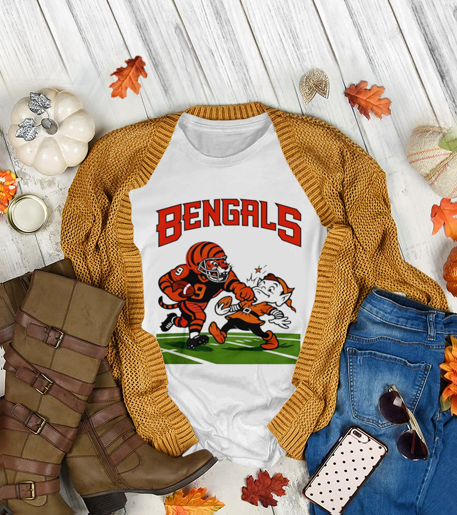 Bengals Tiger Player Tackling Browns Elf Cleveland Rivalry T-Shirt