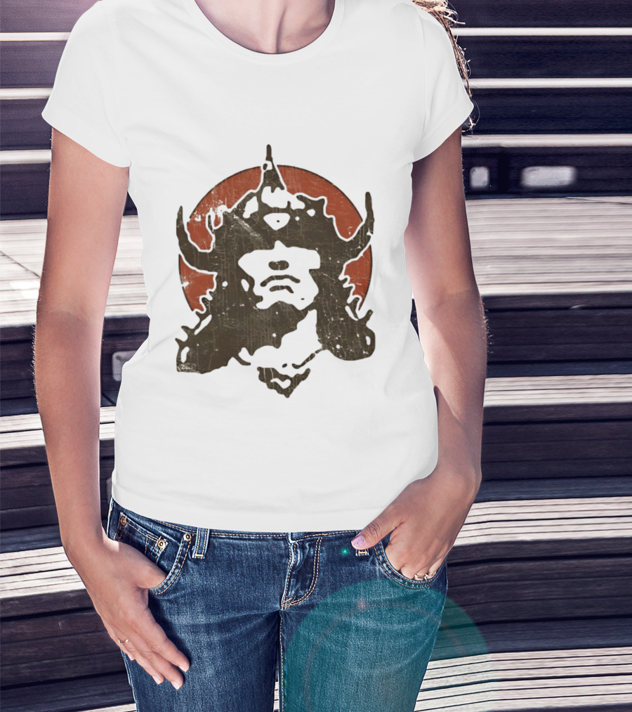 Conan Barbarian Viking Warrior Helm On Red Circle T-Shirt