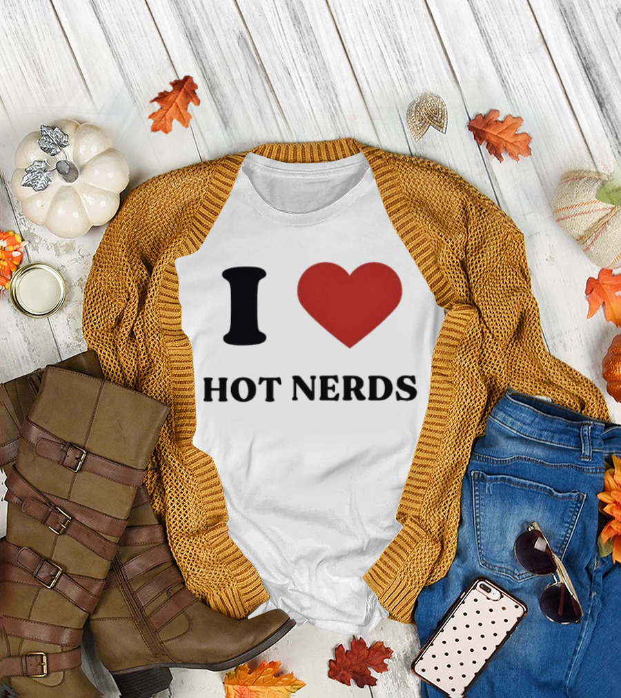 I Love Hot Nerds Heart Shape T-Shirt