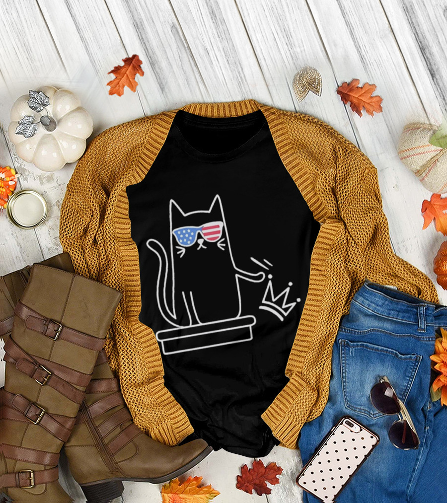 Cat No Kings in America Patriotic Sunglasses Sketch T-Shirt