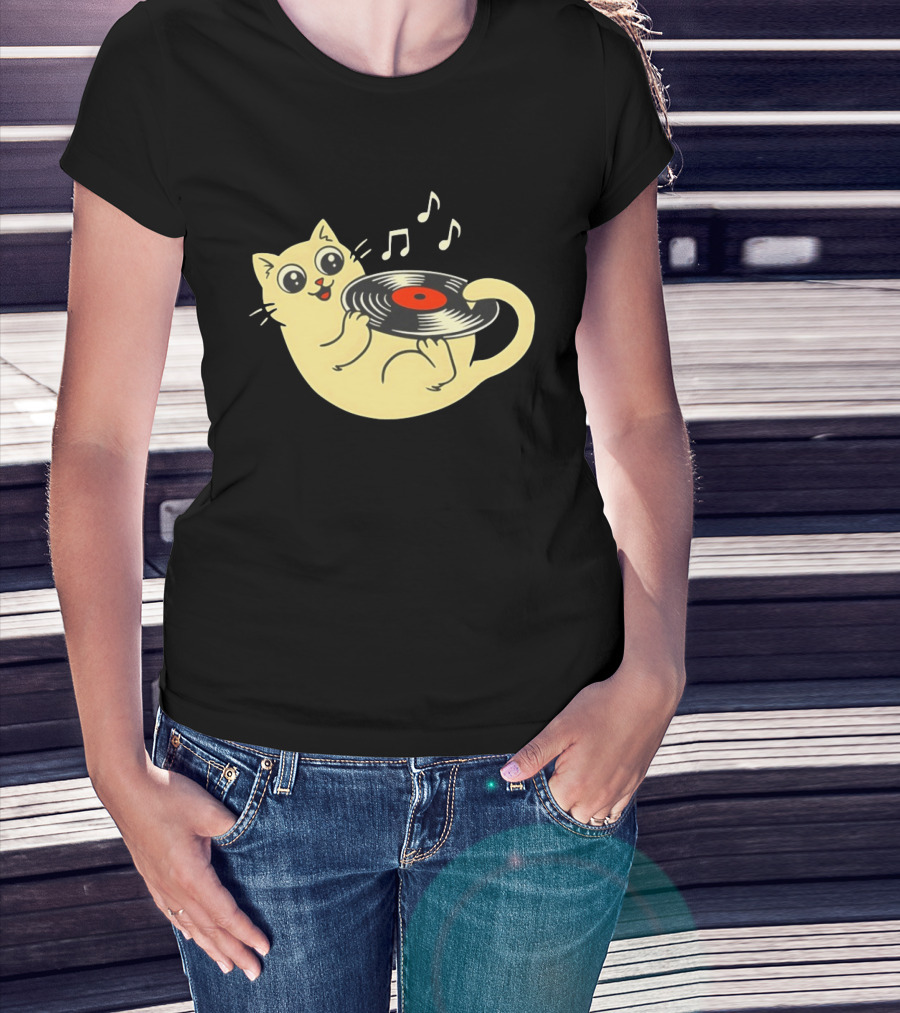 Turntable Cat Spinning Vinyl Record With Musical Notes T-Shirt