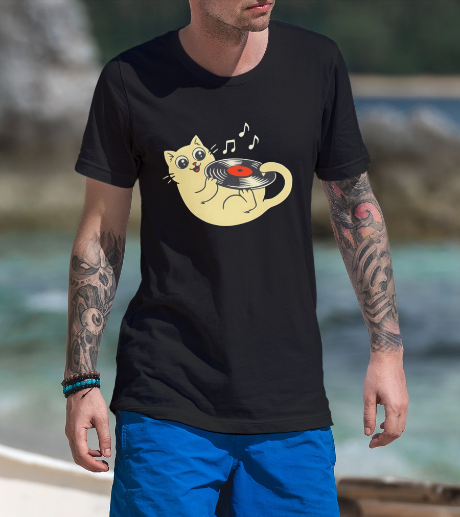 Turntable Cat Spinning Vinyl Record With Musical Notes T-Shirt