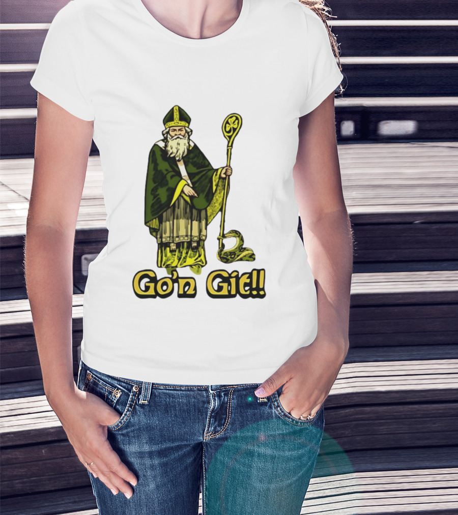 St Patrick With Shamrock Staff And Snake Go'n Git T-Shirt
