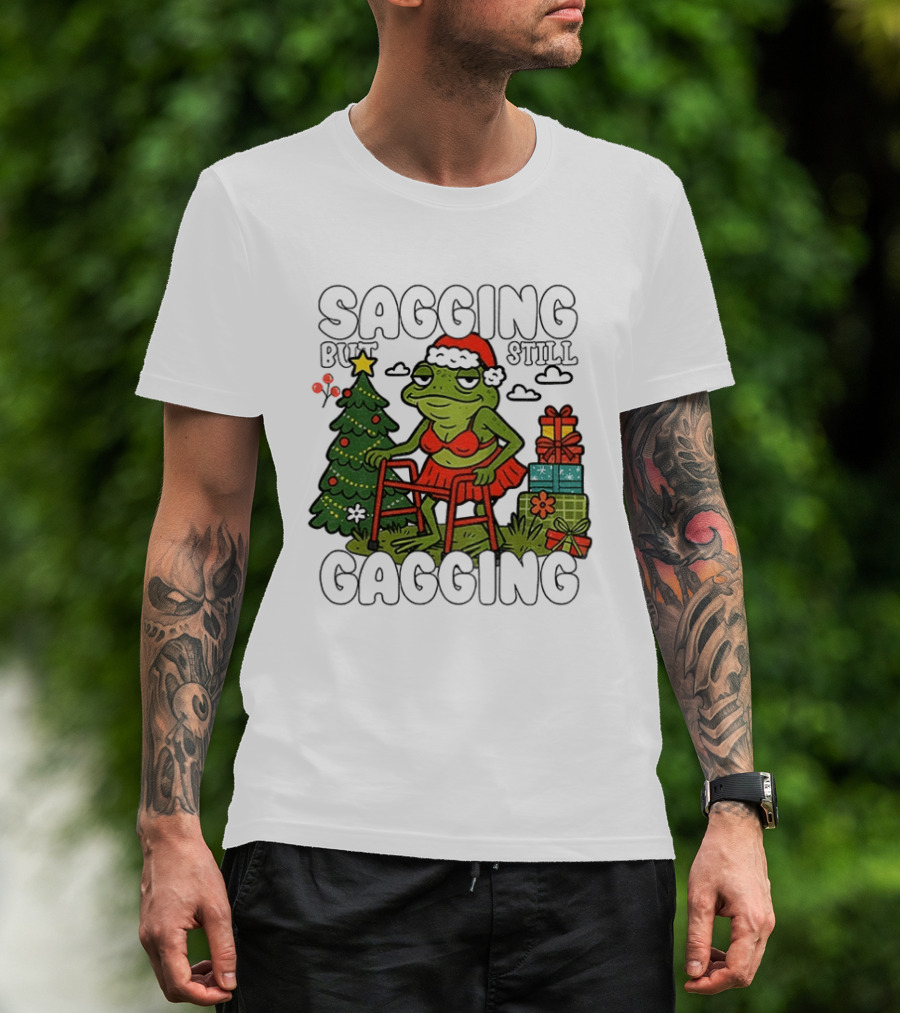 Sagging But Still Gagging Frog Santa Hat Christmas Tree Presents T-Shirt
