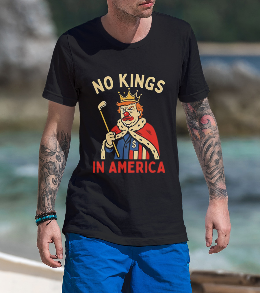 No Kings In America Trump Clown Wearing Crown And Red Nose Golf Club T-Shirt