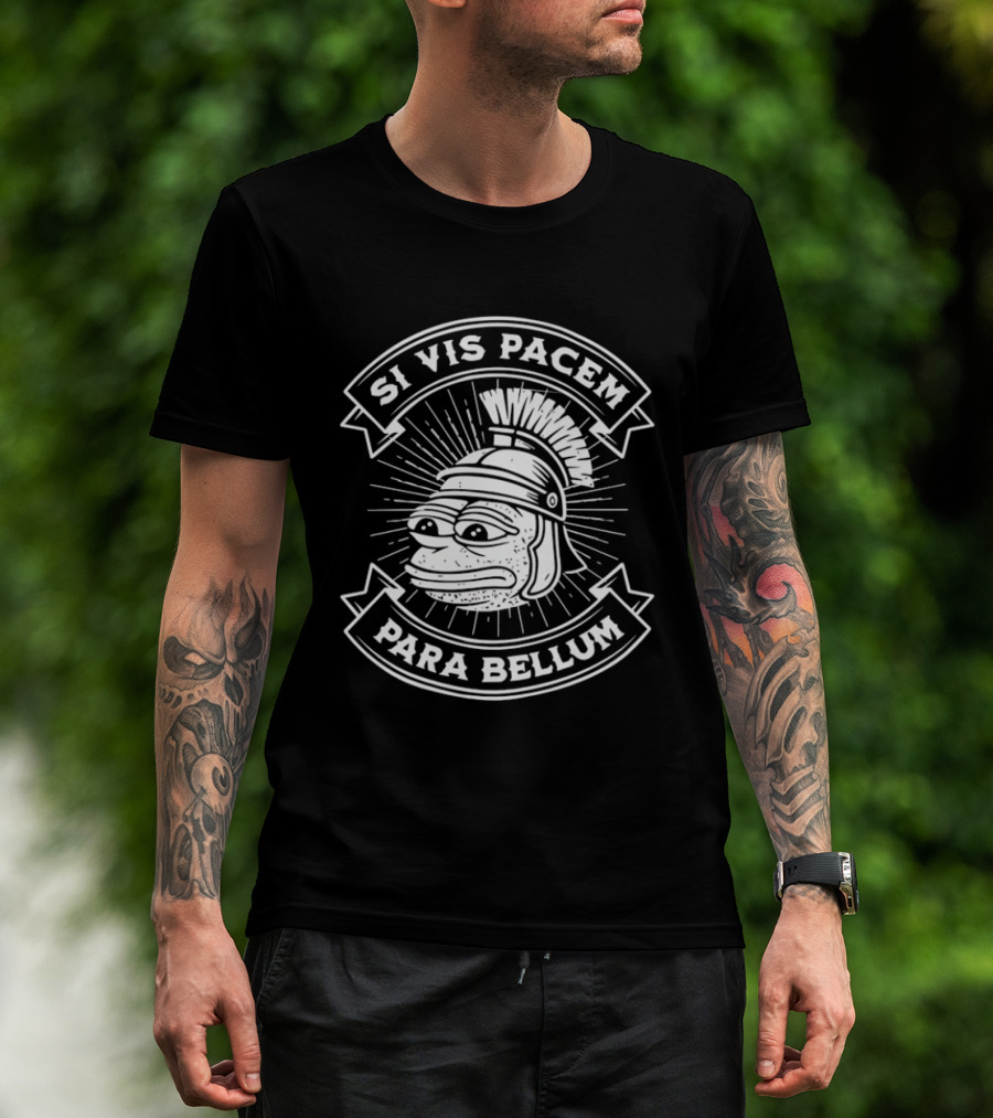 Pepe Roman Helmet Si Vis Pacem Para Bellum Latin Phrase T-Shirt