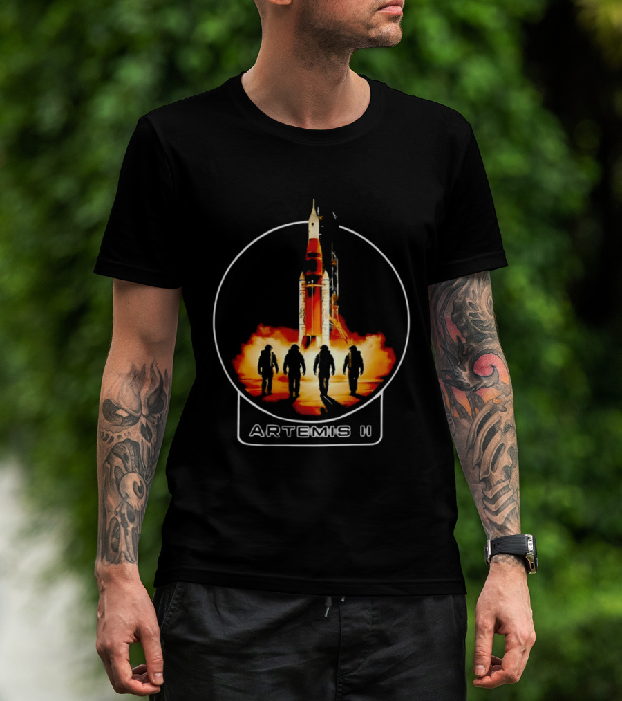 Artemis II Rocket Launch Astronauts And Liftoff T-Shirt