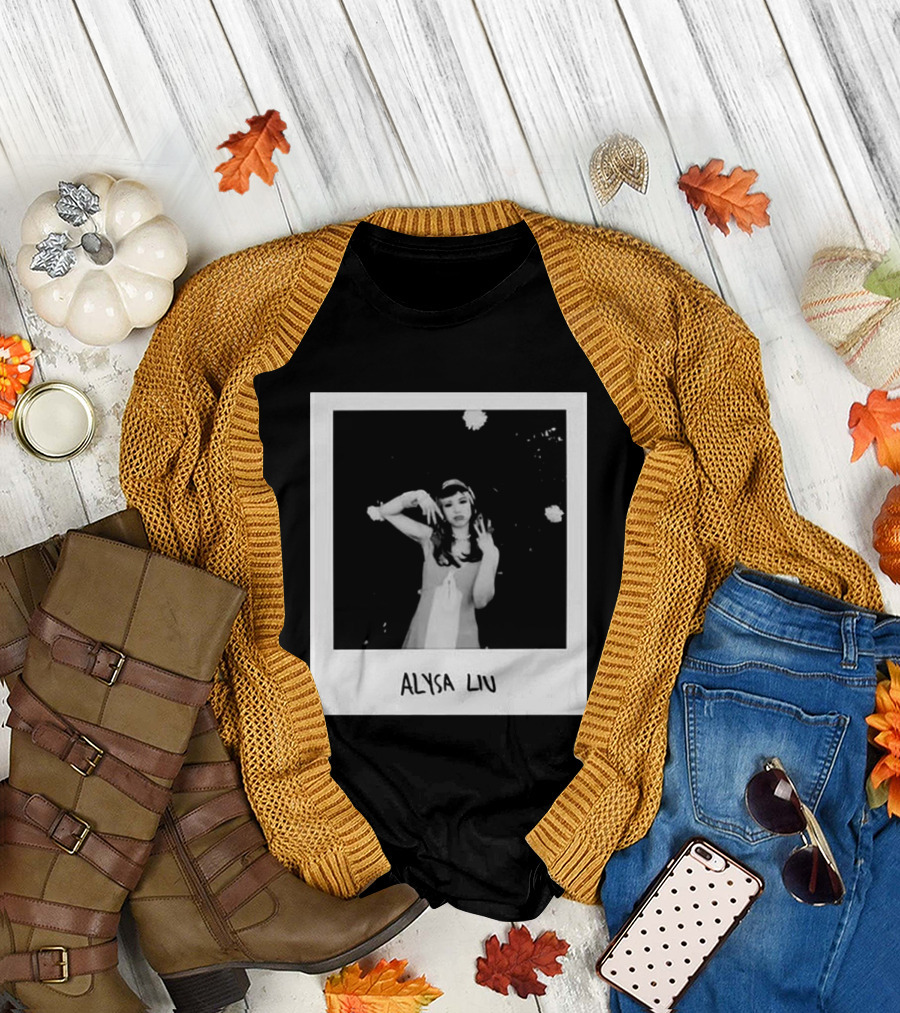 Laufey Alysa Liu 2026 Vintage Monochrome Photography T-Shirt