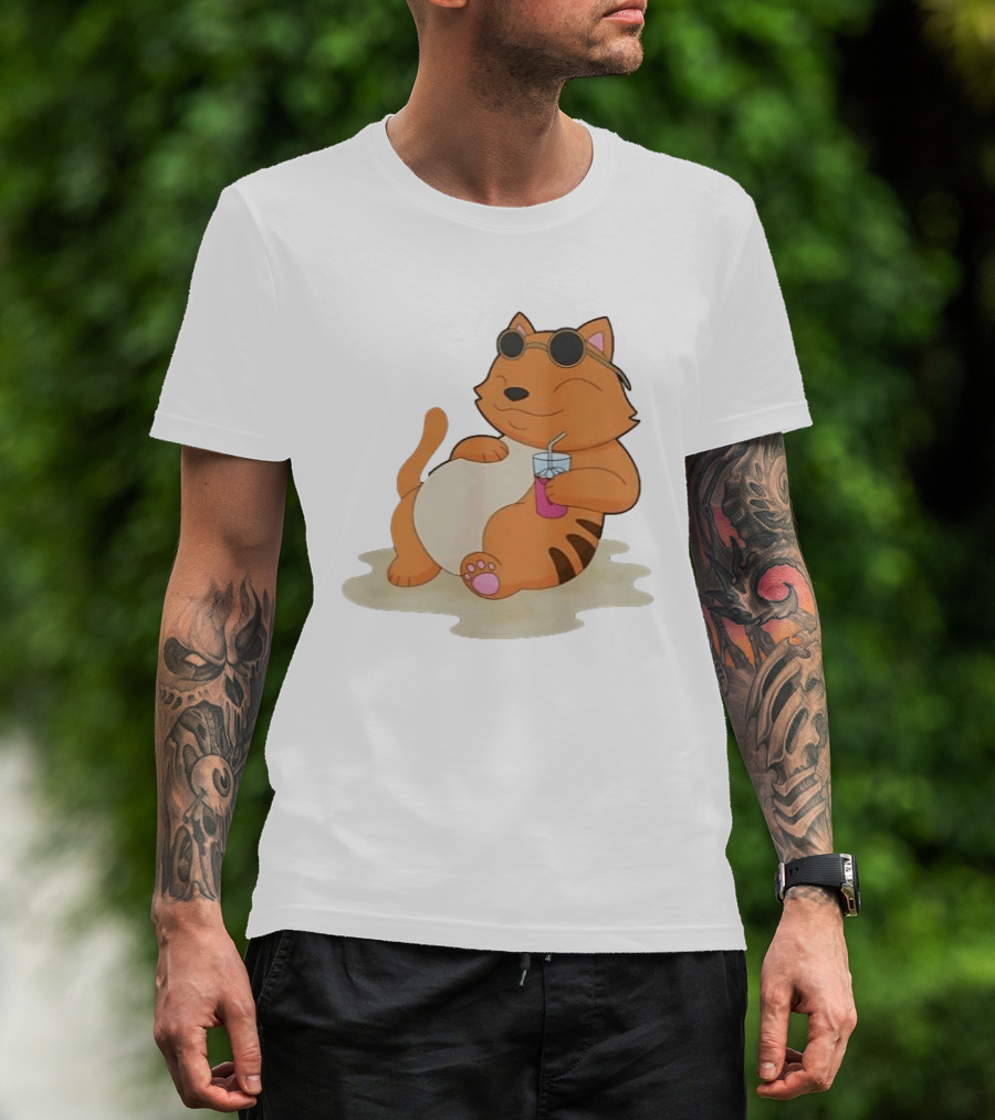 Cat Relaxing With Sunglasses And Drink On Beach Summer Vibes T-Shirt