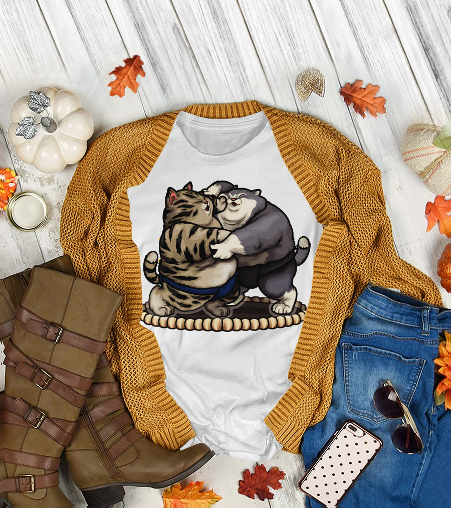 Sumo Wrestling Cats Battling in Traditional Ring T-Shirt