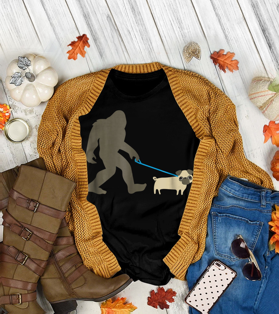 Bigfoot Walking Pug Funny Cute Sasquatch Dog Leash T-Shirt