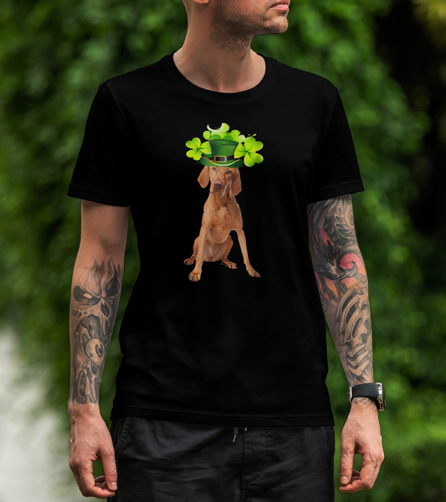 St Patricks Day Hungarian Vizsla Dog With Irish Clover Hat T-Shirt