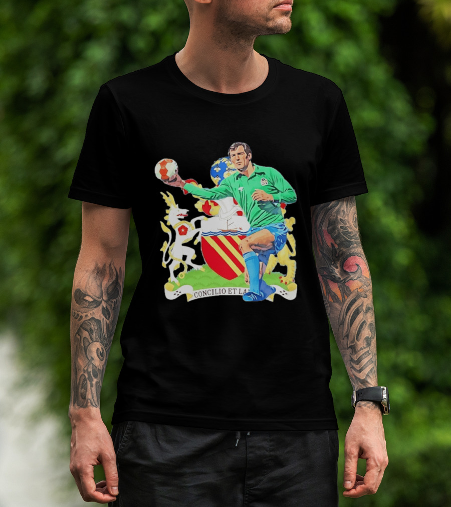Joe Corrigan Manchester City Goalkeeper Concilio Et Labore Crest T-Shirt